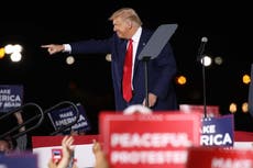 Estados Unidos se dirige hacia la autocracia bajo el mando de Donald Trump, advierte ex embajador en Rusia