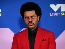 ¿Por qué The Weeknd tenía la cara ensangrentada en los VMAs?