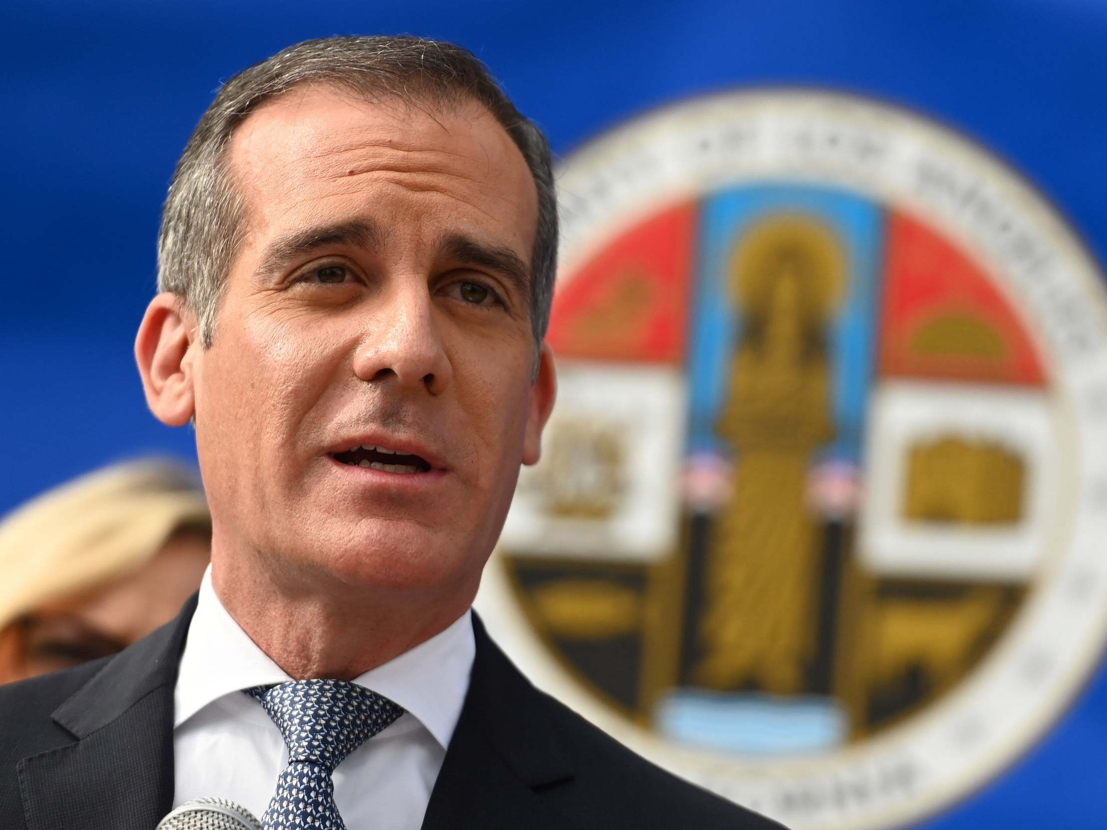 Los Ángeles: Alcalde pide regreso de bombero desaparecido en México 