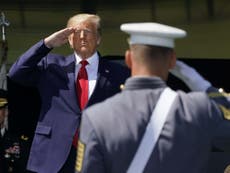 Trump exige despedir al reportero que lo acusa de ofender al ejército