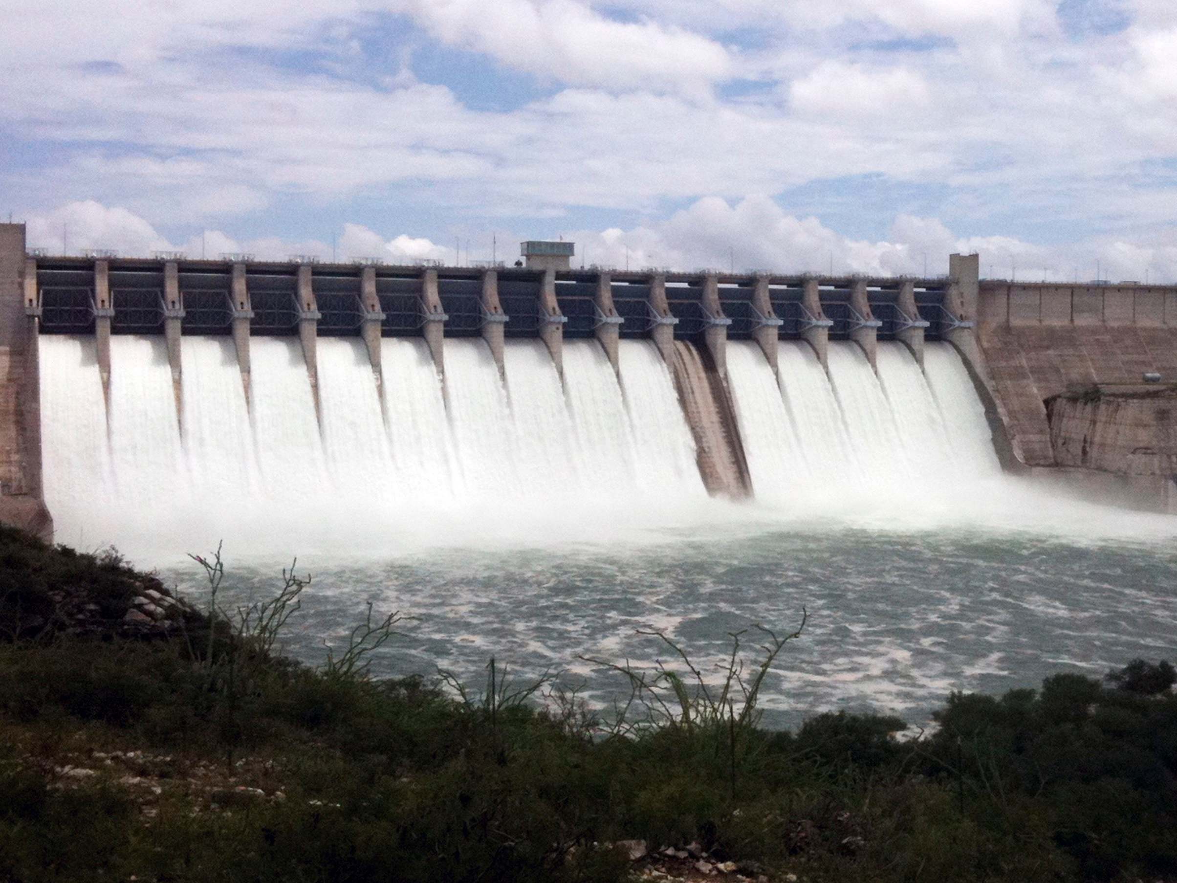 México recibe cuatro veces más agua del río Colorado de la que aporta