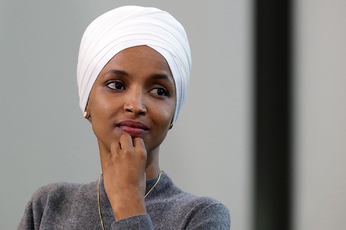 Ilhan Omar dice que la evacuación de afganos por parte de EE.UU. Es “inspiradora” y pide apoyo para los refugiados