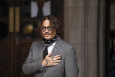 Director acusa a estudio de enterrar una película por participación de Johnny Depp