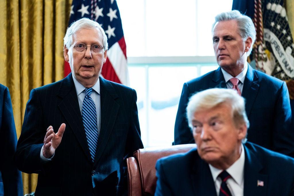 Trump rechaza haberse reconciliado con el senador Mitch McConnell
