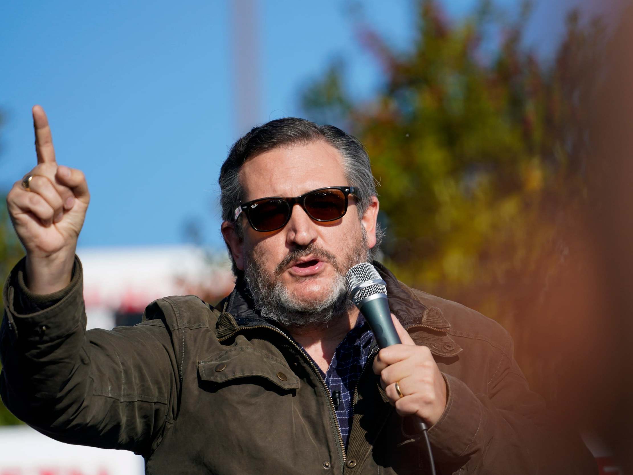 Ted Cruz “está considerando” la candidatura a la Casa Blanca en 2024