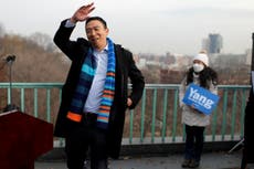 Andrew Yang es objeto de burlas en redes sociales tras anunciar su renuncia al Partido Demócrata
