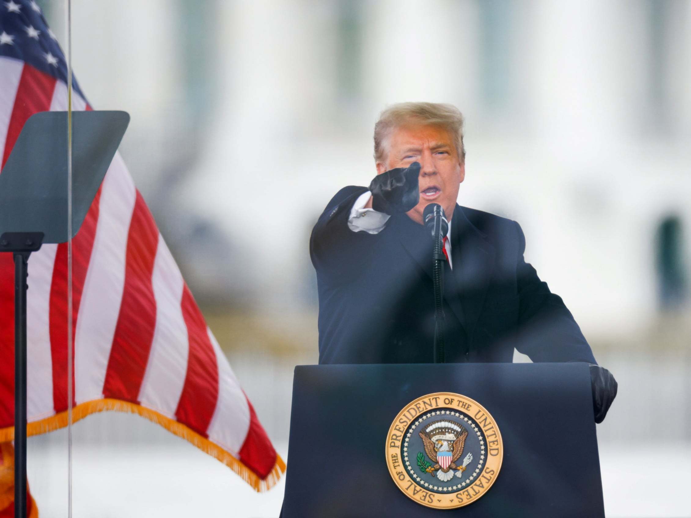 Comité del 6 de enero acusa a Trump y su abogado de “conspiración criminal” para anular las elecciones