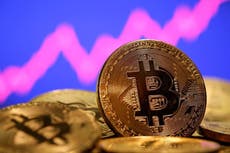 Precio de Bitcoin alcanza un récord histórico en medio del frenesí del mercado de criptomonedas