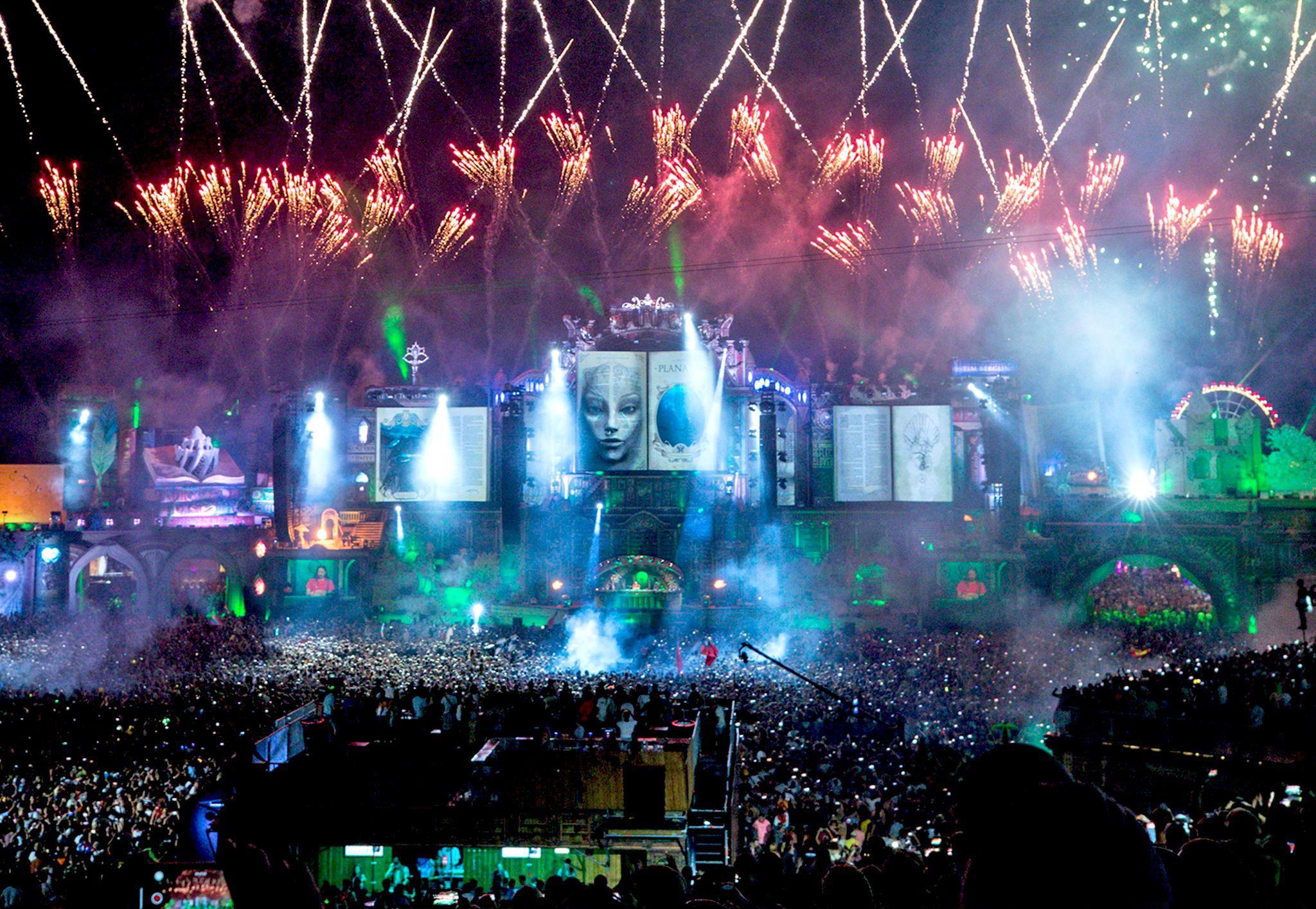 Tomorrowland atrae a decenas de miles de aficionados de toda Europa